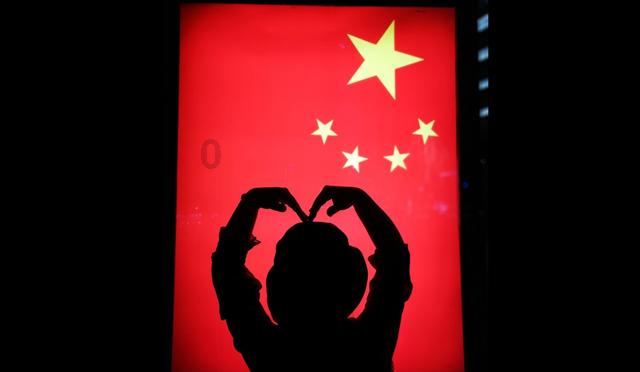 qq被别人拉黑了怎么办才能联系对方？